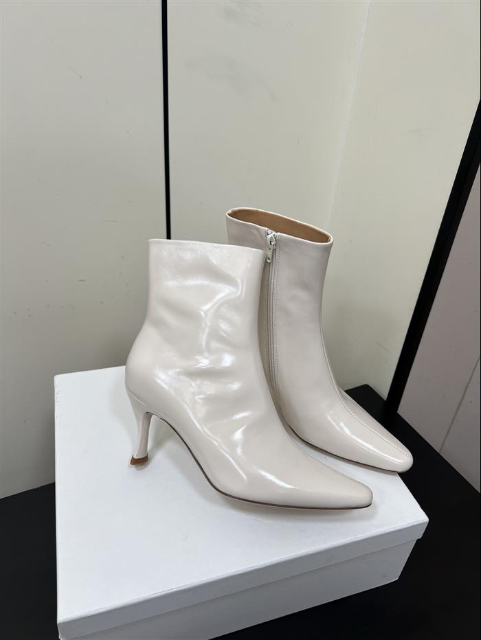 20251128174331142 390